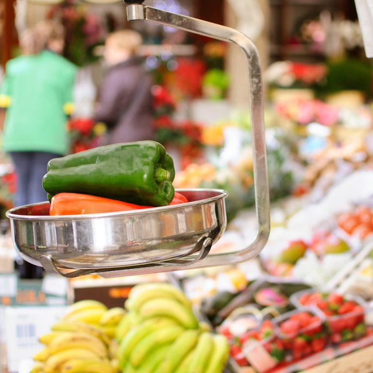 Persona utilizando ordenador portátil